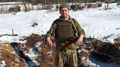 Мамі загиблого захисника президент України вручив нагороду сина Мамі загиблого захисника президент України вручив нагороду сина