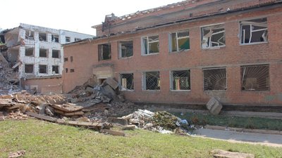 "Працюємо і будемо працювати". Директорка сумського училища розповіла, як працюватиме заклад після російського обстрілу "Працюємо і будемо працювати". Директорка сумського училища розповіла, як працюватиме заклад після російського обстрілу