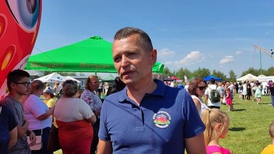 У Франківській громаді встановили 2 рекорди — найдовший ягідний пиріг та ягідна мапа України У Франківській громаді встановили 2 рекорди — найдовший ягідний пиріг та ягідна мапа України