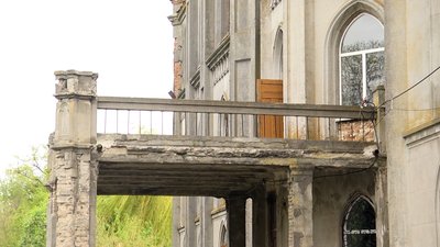 На Житомирщині намагаються повернути замок Грохольських-Терещенків у власність громади На Житомирщині намагаються повернути замок Грохольських-Терещенків у власність громади