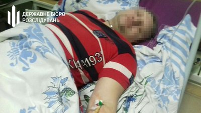 Чотирьох поліцейських з Одещини судитимуть за побиття та катування людини Чотирьох поліцейських з Одещини судитимуть за побиття та катування людини