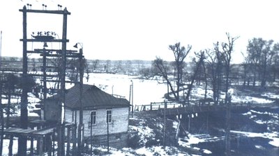 Дамба в Нижніх Млинах 1950-ті роки Дамба в Нижніх Млинах 1950-ті роки