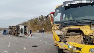 Під Києвом перевернувся автобус з громадянами Білорусі. Є постраждалі Під Києвом перевернувся автобус з громадянами Білорусі. Є постраждалі