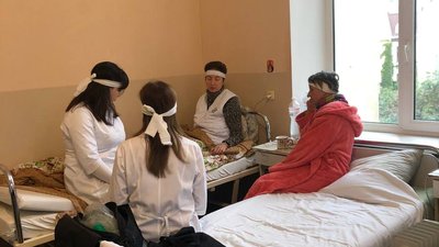 Професорка львівського медуніверситету оголосила голодування через закриття медцентру