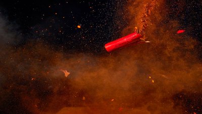 Від вибуху петарди травмувалося двоє дорослих та одна дитина
