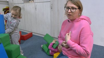 "Діти боялися виходити з підвалу": чернігівці переїхали до Черкас і допомагають армії "Діти боялися виходити з підвалу": чернігівці переїхали до Черкас і допомагають армії