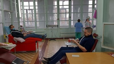 У Херсоні близько 200 донорів крові стали учасниками акції "Ланцюг милосердя" У Херсоні близько 200 донорів крові стали учасниками акції "Ланцюг милосердя"