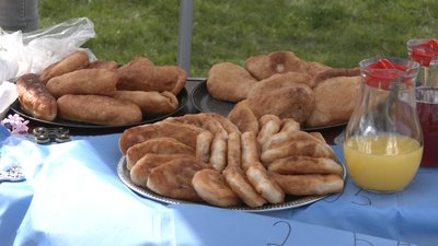 "Ми не маємо права кидати хлопців": у Запоріжжі відбувся благодійний ярмарок на підтримку військових Сил оборони "Ми не маємо права кидати хлопців": у Запоріжжі відбувся благодійний ярмарок на підтримку військових Сил оборони