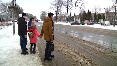 На Житомирщині у Станишівці біля обласної та районної лікарень близько місяця не працює світлофор На Житомирщині у Станишівці біля обласної та районної лікарень близько місяця не працює світлофор