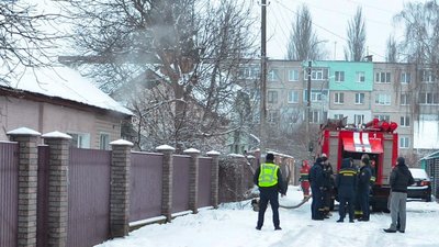 Надихалися чадним газом: у Чернігові під час пожежі житлового будинку загинуло двоє чоловіків
