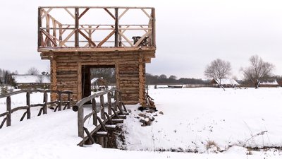 Ножі, персні і братини: на "Оствиці" в Рівному роблять реконструкцію археологічних знахідок Ножі, персні і братини: на "Оствиці" в Рівному роблять реконструкцію археологічних знахідок