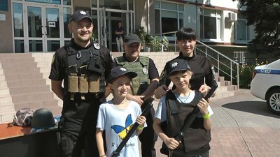 У Запоріжжі для дітей-переселенців влаштували свято безпеки У Запоріжжі для дітей-переселенців влаштували свято безпеки