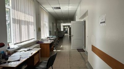 Коридор в інфекційній лікарні у Львові
