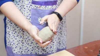 У Каневі на Черкащині провели майстерклас із гончарства У Каневі на Черкащині провели майстерклас із гончарства