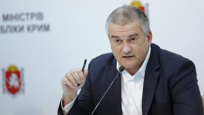Провести курортний сезон в Криму поки нереально - Аксьонов