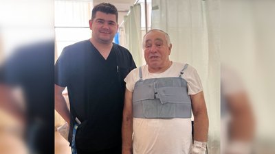 72-річний Віктор у лікарні