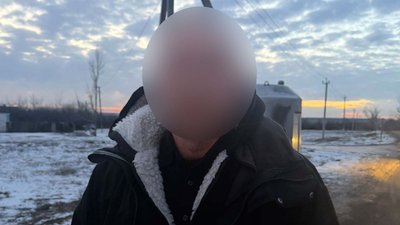 Поліцейські затримали чоловіка, який ростріляв генератор зв’язку у Луцьку Поліцейські затримали чоловіка, який ростріляв генератор зв’язку у Луцьку