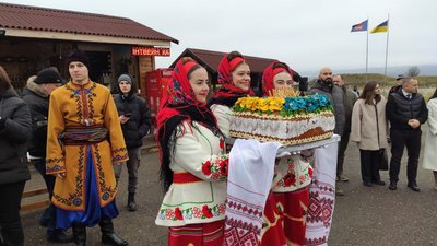 День Соборності України: на межі Тернопільщини відбулась зустріч трьох областей День Соборності України: на межі Тернопільщини відбулась зустріч трьох областей