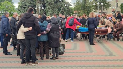 Загинули внаслідок російського обстрілу: у Черкасах попрощались із захисниками Загинули внаслідок російського обстрілу: у Черкасах попрощались із захисниками