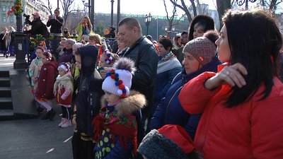 На центральній вулиці Одеси пройшов фестиваль “Масляна на Дерибасівській”
