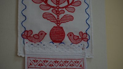 У Сумах навчають створювати традиційні сумські вишиванки У Сумах навчають створювати традиційні сумські вишиванки