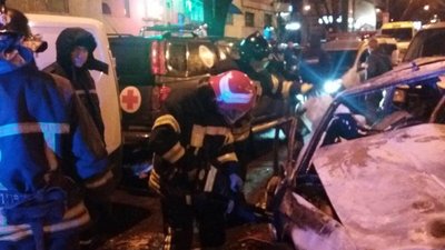 ДТП за участі п'яти автівок в Одесі: двоє людей загинули, п'ятеро травмувалися ДТП за участі п'яти автівок в Одесі: двоє людей загинули, п'ятеро травмувалися