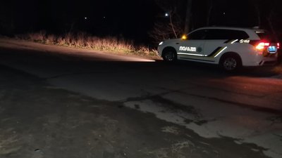 На Херсонщині поліцейські розшукали водія, який збив чоловіка та залишив місце ДТП На Херсонщині поліцейські розшукали водія, який збив чоловіка та залишив місце ДТП
