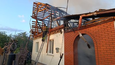 Травми та гостра реакція на стрес: росіяни атакували жилий будинок на Чернігівщині