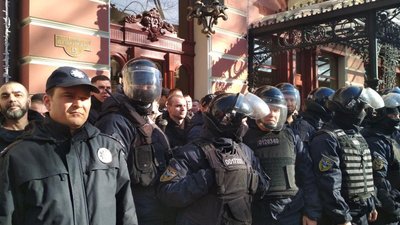 Через сутички під час з'їзду "ОПЗЖ" в Одесі склали один адмінпротокол Через сутички під час з'їзду "ОПЗЖ" в Одесі склали один адмінпротокол
