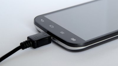 Зарядити телефони у Києві допоможуть рятувальники КАРС та Муніципальна охорона