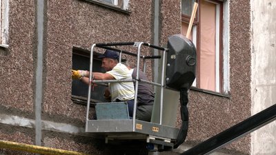 Жителям Чернігова частково компенсують вартість заміни вікон, вибитих під час бойових дій