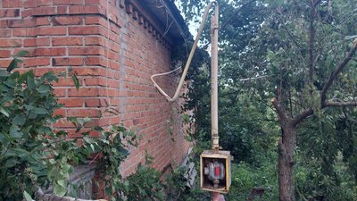 Хмелівська громада на Сумщині через негоду залишається без світла, пошкоджені 25 будинків