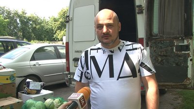 Волонтери з Тернополя везуть допомогу військовим на Схід Волонтери з Тернополя везуть допомогу військовим на Схід