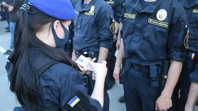 В Одесі патрульну службу вперше в Україні очолила жінка В Одесі патрульну службу вперше в Україні очолила жінка