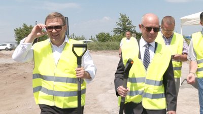 Біля Рівного зводять меблевий завод на тисячу робочих місць. Хто і скільки у це інвестує Біля Рівного зводять меблевий завод на тисячу робочих місць. Хто і скільки у це інвестує