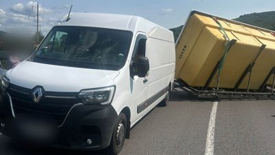 Mitsubishi, Renault Master, ДТП, Яремче, автобус, причеп, аварія, поліція