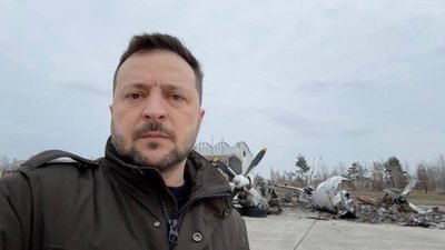 Зеленський у Гостомелі: "До слів про завершення війни ми завжди додаємо: на наших умовах"