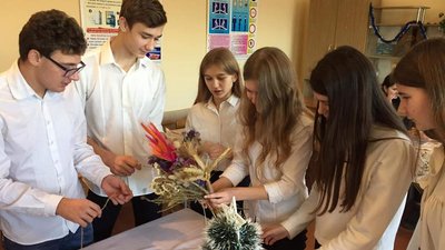 На Рівненщині ліцеїсти створили виставку дідухів На Рівненщині ліцеїсти створили виставку дідухів