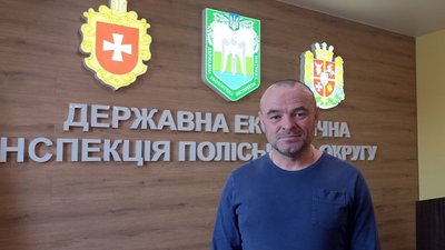 Штучні чи живі квіти на кладовище: що кажуть житомиряни та екологи Штучні чи живі квіти на кладовище: що кажуть житомиряни та екологи