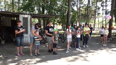 Об'єднані горем: для дітей, які втратили батьків на війні, влаштували свято