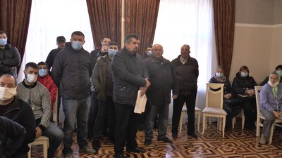 На Долинщині люди протестують проти приватизації землі під санаторієм На Долинщині люди протестують проти приватизації землі під санаторієм