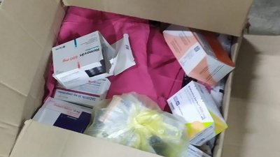 Собаки львівських митників Чейз та Тедді знайшли контрабандні таблетки та зброю Собаки львівських митників Чейз та Тедді знайшли контрабандні таблетки та зброю