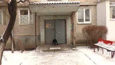 "Хто міг погодитися на цей геморой?". Мешканці про встановлення домофону в будинку "Хто міг погодитися на цей геморой?". Мешканці про встановлення домофону в будинку