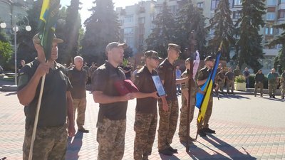 "Я іду, хто зі мною?": у Черкасах попрощалися із "Барменом" із тероборони "Я іду, хто зі мною?": у Черкасах попрощалися із "Барменом" із тероборони