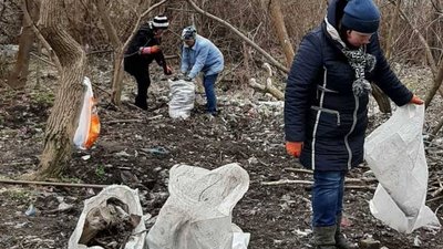 Прибирали дорогу між селищами ДД та Запоріжжя Ліве, а також прилеглу територію та балку Прибирали дорогу між селищами ДД та Запоріжжя Ліве, а також прилеглу територію та балку