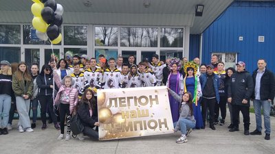 ХК "Калуський легіон" став срібним призером чемпіонату України з хокею серед юнаків ХК "Калуський легіон" став срібним призером чемпіонату України з хокею серед юнаків