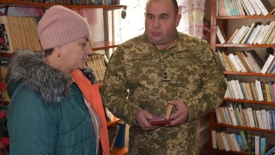 На Дніпропетровщині військового посмертно нагородили орденом "За мужність" ІІІ ступеня