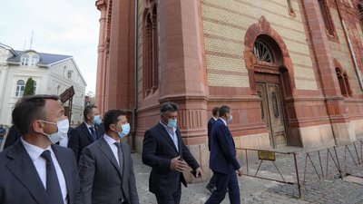 Ремонт Закарпатської філармонії буде включено до "Великого будівництва" – Зеленський