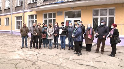 Батьки учнів протестують проти закриття школи у Запоріжжі