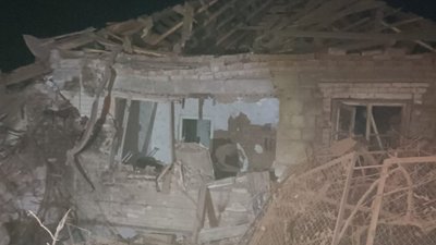 зруйнований будинок